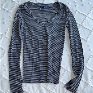 Aeropostale Fitted Ribbed Long Sleeve v neck